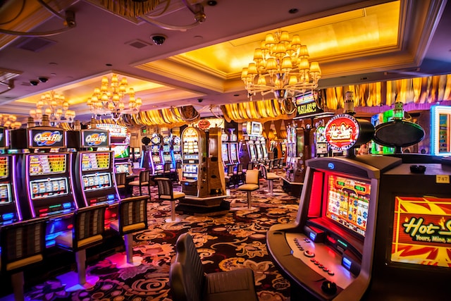 Et bud på, hvordan casinoarkitektur i et fysisk casino kan se ud